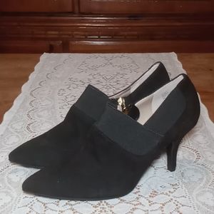 ELLEN TRACY "BREE" SUEDE POINTED TOE BOOTIES - 9M